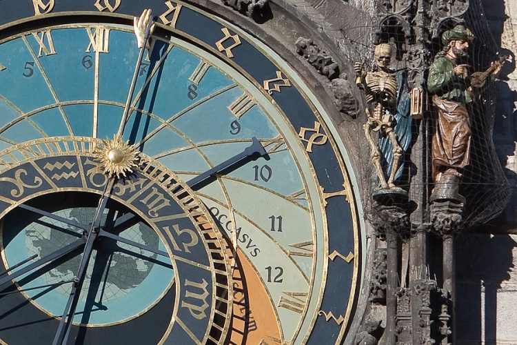 Дэлхийн хамгийн эртний одон орны цаг Прага хотод байрладаг