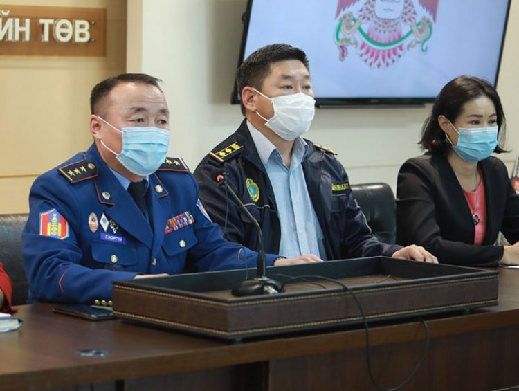 Тээврийн хэрэгсэлд шалгалт хийж, цаг үеийн мэдээлэл хийлээ