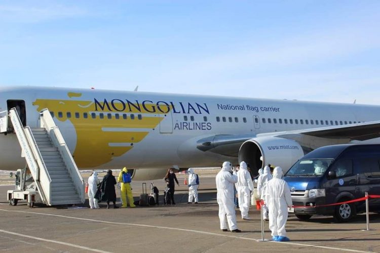 Хонконг-Улаанбаатар чиглэлийн тусгай үүргийн онгоц 23:15 цагт газардана