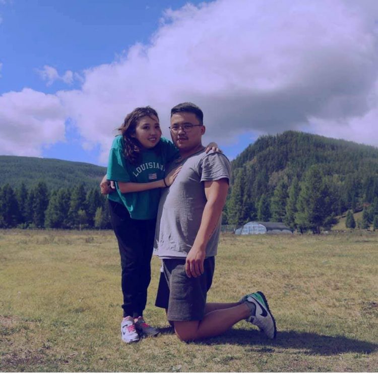 Нурууны муруйлт, түнхний мултрал өвчиндөө шаналаж явсан Г.Ариунсанаа таалал төгслөө