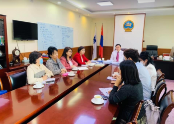 Эмч ажилтнуудын хөдөлмөрийн харилцаанд тулгамдаж буй асуудлуудыг шийдвэрлэнэ