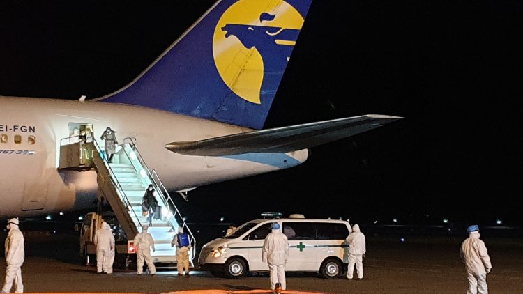 Истанбул-Улаанбаатар чиглэлийн онгоцонд мэндэлсэн ихэр охид өнөөдөр эмнэлэгээс гарч байна