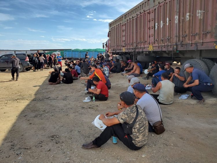 Нүүрсний тээврийн жолоочид суулт зарлалаа