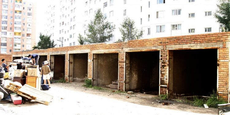 БЗД-ийн 6-р хороонд байрлах 15 гараашийг албадан буулгалаа