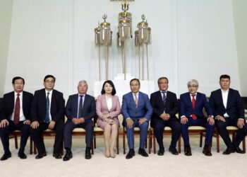 Үе үеийн Ерөнхий нарийн бичгийн дарга нар уулзлаа