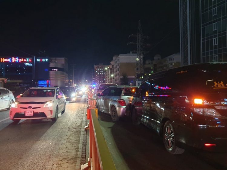 Согтууруулах ундаа хэрэглэсэн жолооч дөрвөн автомашин мөргөсөн осол гарлаа