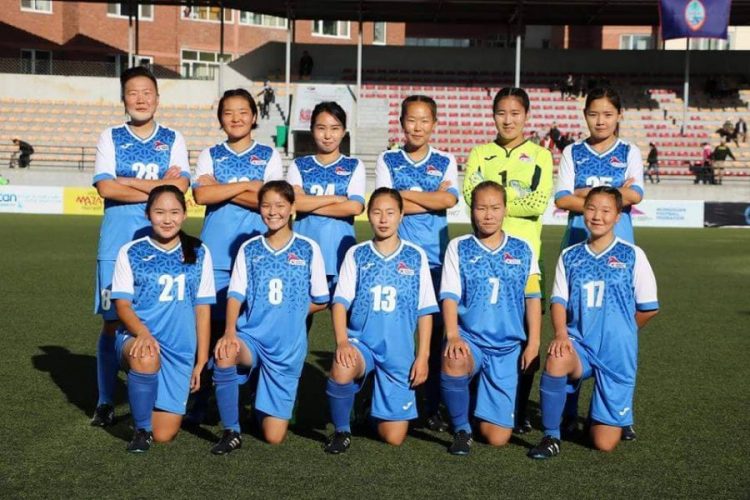 Монголын эмэгтэй хөлбөмбөгчдийг дэмжиж ФИФА-гаас хагас сая ам.доллар өгчээ