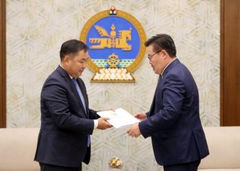 НӨАТ-ыг 5 хувь болгон бууруулах хуулийн төсөл өргөн барилаа