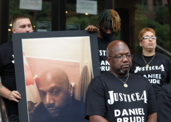 АНУ-д дахин нэг өнгөт арьст хүн цагдаад баривчлагдсаны дараа амиа алджээ