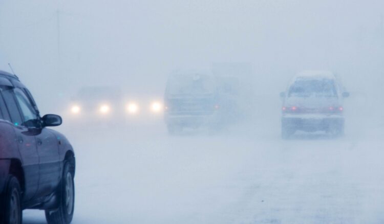 Төвийн аймгуудын ихэнх нутгаар цас орж, цасан шуурга шуурна