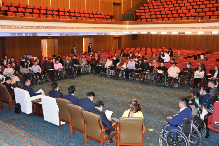 ‘Бид хэрэглэгч’ тэргэнцэртэй иргэдийн хэлэлцүүлэг боллоо