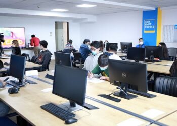 10,000 программист бэлтгэх төслийг дэмжиж, 100 хувийн тэтгэлэг олголоо