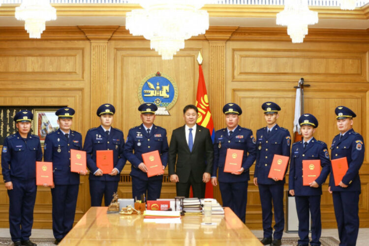 Зэвсэгт хүчний 10 дайчинд хөнгөлөлттэй нөхцөлөөр орон сууцтай болох эрх олголоо