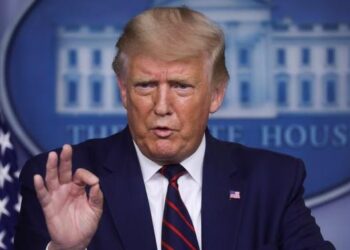 Америкийн телевизүүд Доналд Трампын үгийг таслав