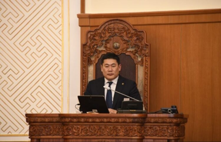 Л.Оюун-Эрдэнэ сайд нартаа тавьж буй шалгуур нь АНУ буюу барууны оронд бакалавр, магистрын зэрэг хамгаалсан байх ёстой