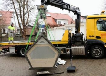 БНГУ: Орон гэргүй хүмүүст зориулан бүхээг зохион бүтээжээ