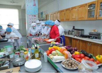 БШУЯ: Сургуулиудын хоол үйлдвэрлэлийн газрыг стандартад нийцүүлэн засварлана