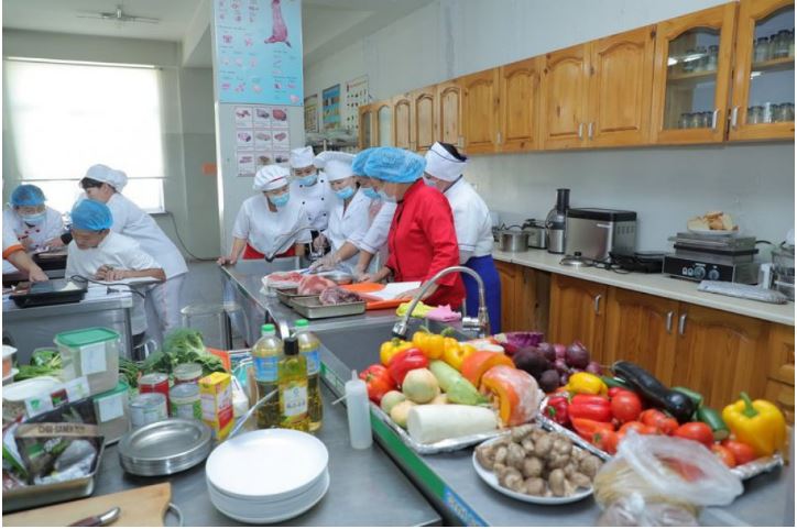 БШУЯ: Сургуулиудын хоол үйлдвэрлэлийн газрыг стандартад нийцүүлэн засварлана