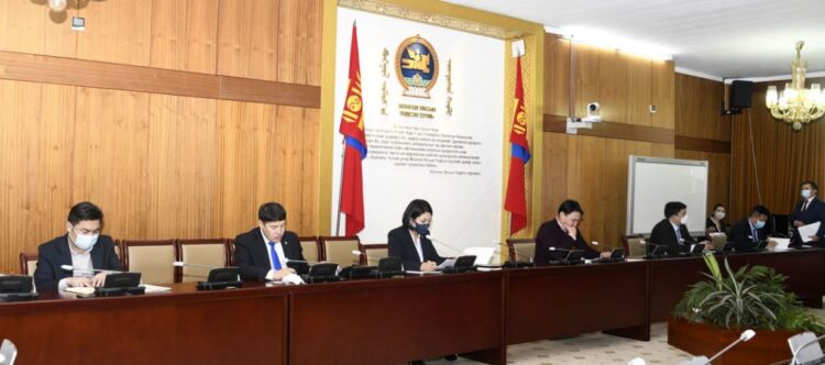Агаарын бохирдлыг бууруулах асуудлын дэд хорооны дарга Б.Саранчимэг тэргүүтэй гишүүд БОАЖ-ын сайдтай уулзлаа