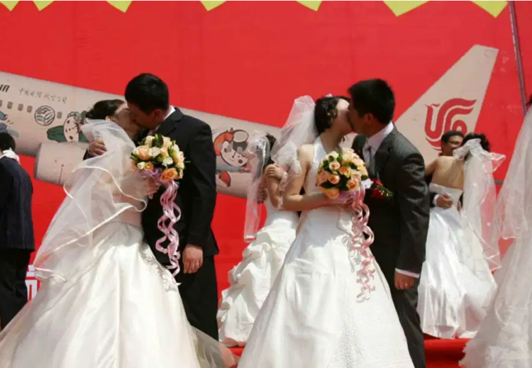 Хятадын шүүх салалтаа батлуулсан эр хүнийг хуучин эхнэртээ Олон мянган долларын нөхөн олговор төлөхийг үүрэг болгов