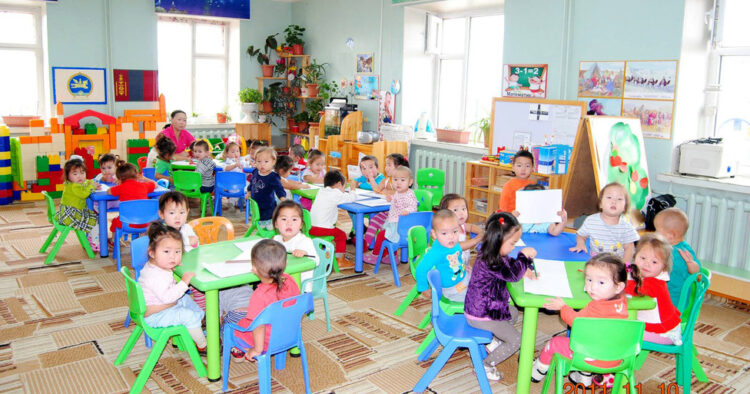 Гуравдугаар сарын 1-ээс цэцэрлэг ажиллуулах эсэхээр эцэг, эхчүүдээс судалгаа авч байна