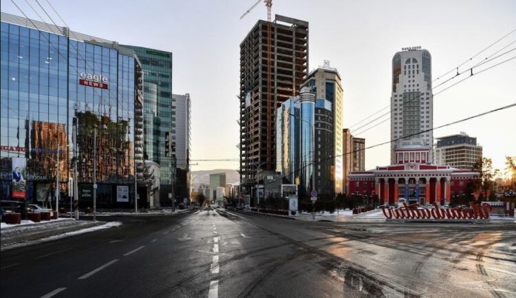 Цагаан сараар нийслэлд хатуу хөл хорио тогтоох эсэхийг УОК өнөөдөр хэлэлцэхээр товложээ