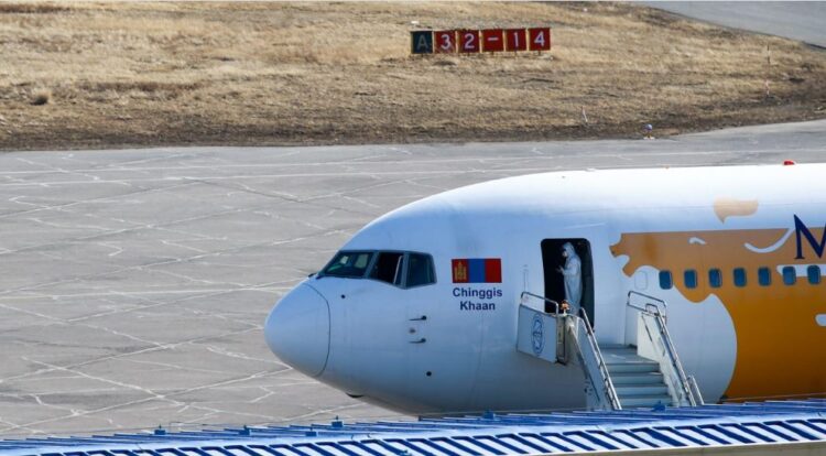 Өнөөдөр Япон руу тусгай нислэг үйлдэж 160 иргэнээ татан авна