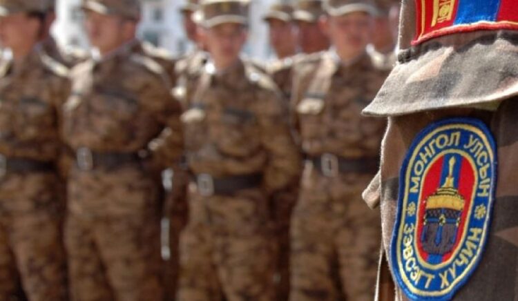 Согтуу даргадаа зодуулсан байлдагч нас баржээ