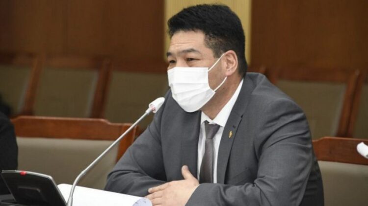 AstraZeneca хийлгэсэн ч гурав дахь тунгаа Sputnik V вакцин хийлгэж болно