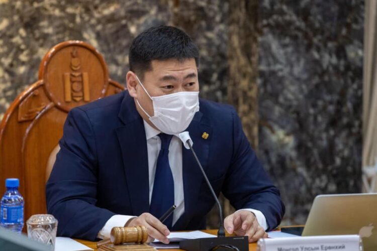 Л.Оюун-Эрдэнэ: Цаашдаа зөв хэлцэл хийгээд явбал Оюутолгойгоос иргэддээ 300 мянга байтугай өгнө