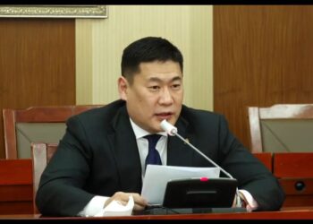 Л.Оюун-Эрдэнэ: Иргэн бүрт 300 мянган төгрөг олгож бямба гаригаас бүх нийтийн байдалд шилжэнэ