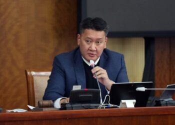 Сангийн сайд Б.Жавхлан: Вакцин татан авалтын хугацааг нууцалмаар байна