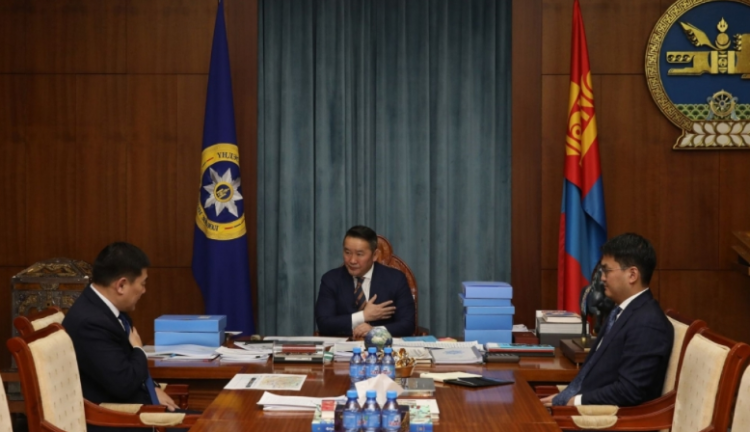 Ерөнхийлөгч хугацаа заахгүйгээр хүүхэд бүрд 100 мянган төгрөг олгох санал гаргав