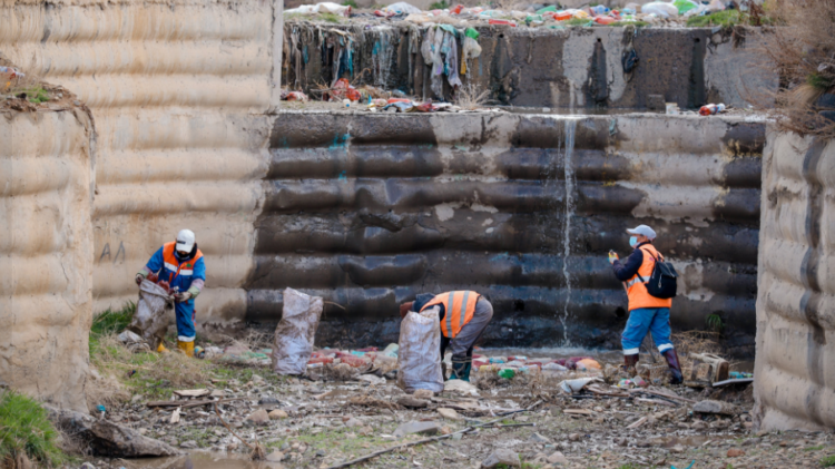 СХД үерийн далан болон нийтийн эзэмшлийн зам талбайг цэвэрлэлээ