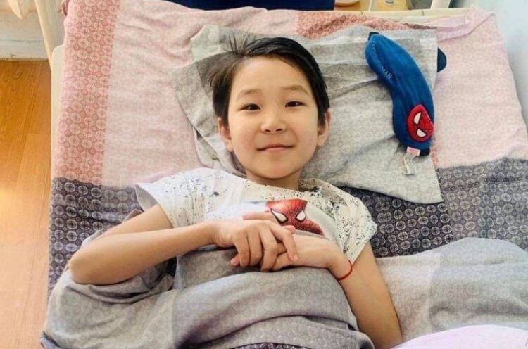 Э.Ананд хүү БНСУ-д очиж, тусгаарлалтад оржээ