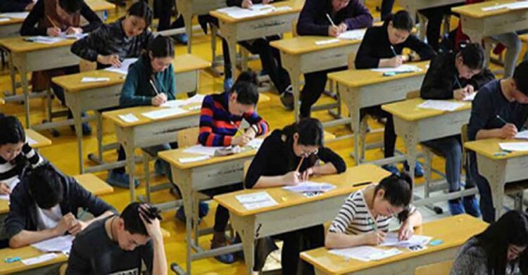 ЭЕШ өгөх сурагчдаас вакцины бичиг, PCR шинжилгээний хариу шаардахгүй гэв