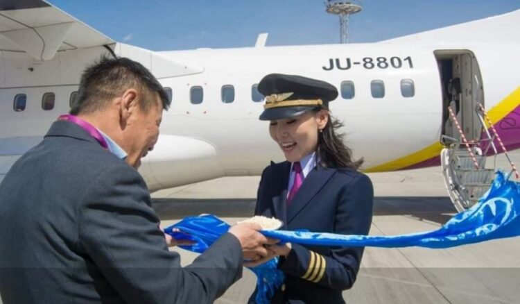 Монгол улс өнөө цагийн ганц эмэгтэй нисгэгчтэй боллоо