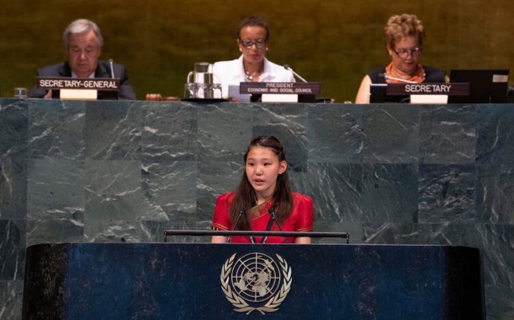 14 настай Монгол охин НҮБ-ын индрээс илтгэл тавьжээ