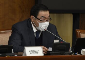 Б.Бат-Эрдэнэ: Мөнхөөгийн Оюунчимэг ээ ‘БАРАГТАЙХАН БАЙНА’ шүү