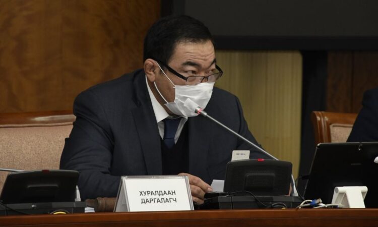 Б.Бат-Эрдэнэ: Мөнхөөгийн Оюунчимэг ээ ‘БАРАГТАЙХАН БАЙНА’ шүү