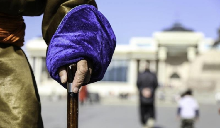 Тэтгэврийн зээлгүй байсан ахмадуудад нэг сая төгрөг олгох ажлыг даваа гарагаас эхлүүлнэ