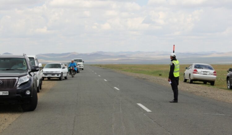 Орон нутагт иргэдийн зорчих хөдөлгөөнийг хязгаарлахгүй байх чиглэл өглөө