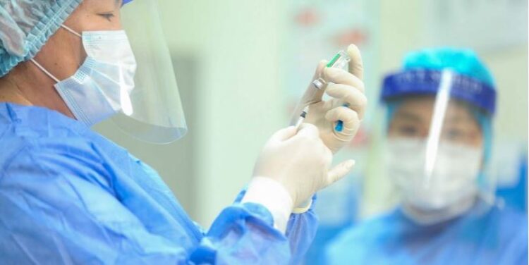 ЭМЯ: 2231 хүн халдвар авч, 12 хүн нас барлаа