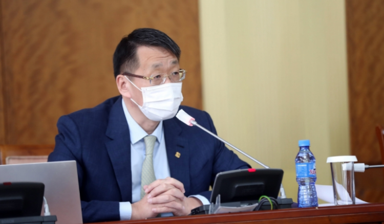 Л.Энх-Амгалан: Хичээлийн шинэ жил наймдугаар сарын 15-нд биш есдүгээр сарын 1-нд эхэлнэ