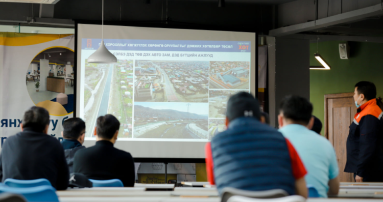 БАЯНХОШУУ ДЭД ТӨВИЙН БҮТЭЭН БАЙГУУЛАЛТЫН АЖИЛ 90 ХУВЬТАЙ ҮРГЭЛЖИЛЖ БАЙНА