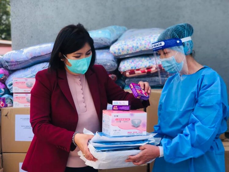 ХУД-с сонгогдсон НИТХ-ын төлөөлөгч Б.Мягмар дүүргийнхээ эрүүл мэндийн байгууллагуудад 19,6 сая төгрөгийн тусламж үзүүлэв