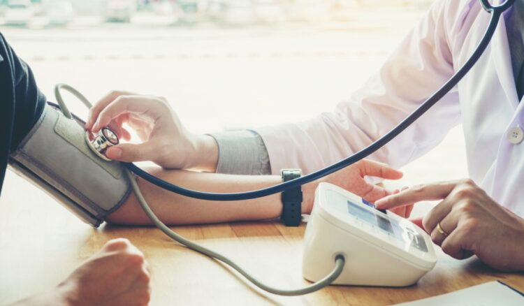 Иргэд эрүүл мэндийн даатгалаараа 12 нэр төрлийн оношилгоо, шинжилгээнд хамрагдах боломжтой