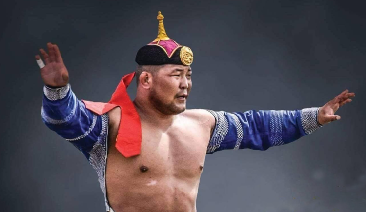 Улсын арслан Р.Пүрэвдагва хуулийн хүрээнд шийтгэлийн хугацаа нь дууссан боловч төр түмнээ хүндэтгэн уучлал гуйгаад энэ наадмыг өнжлөө