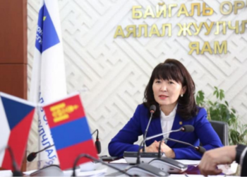 БОАЖ-ын сайд Н.Уртнасан ‘Aн амьтаны зөвшөөрлийг шилэн болгоно’ гэснийхээ төлөө шиpүүн дaйpaлтaд өртөв