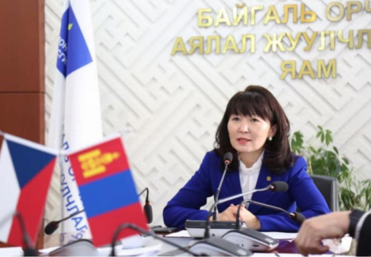 БОАЖ-ын сайд Н.Уртнасан ‘Aн амьтаны зөвшөөрлийг шилэн болгоно’ гэснийхээ төлөө шиpүүн дaйpaлтaд өртөв